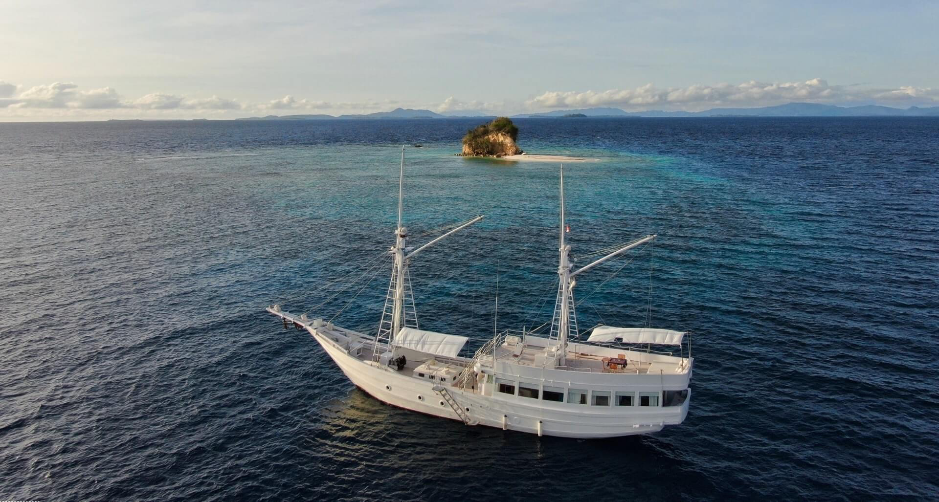 ALEXA Private Cruises sailing in Komodo National Park